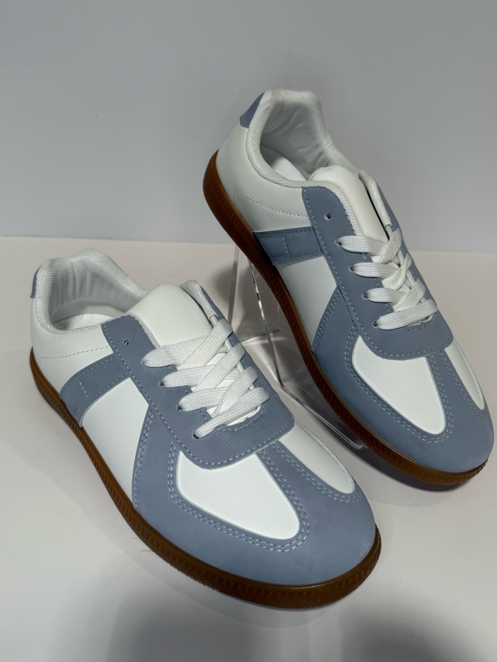 KAYLEEN By Los Angeles White and Light Blue Retro Gum Sole Sneakers